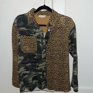 Buckle Cheetah Printed Long Sleeve Shirt